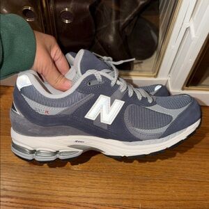 New Balance UNISEX 2002r Navy and Gray Sneakers- LIKE NEW
